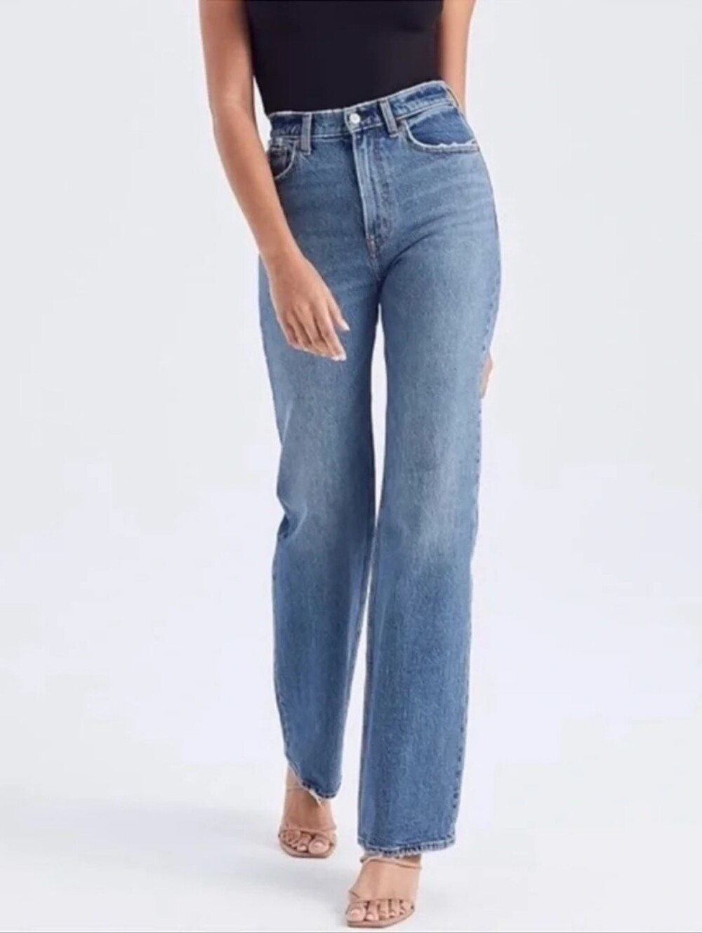 Abercrombie & Fitch High-Rise Straight Leg Jeans in Medium Blue
